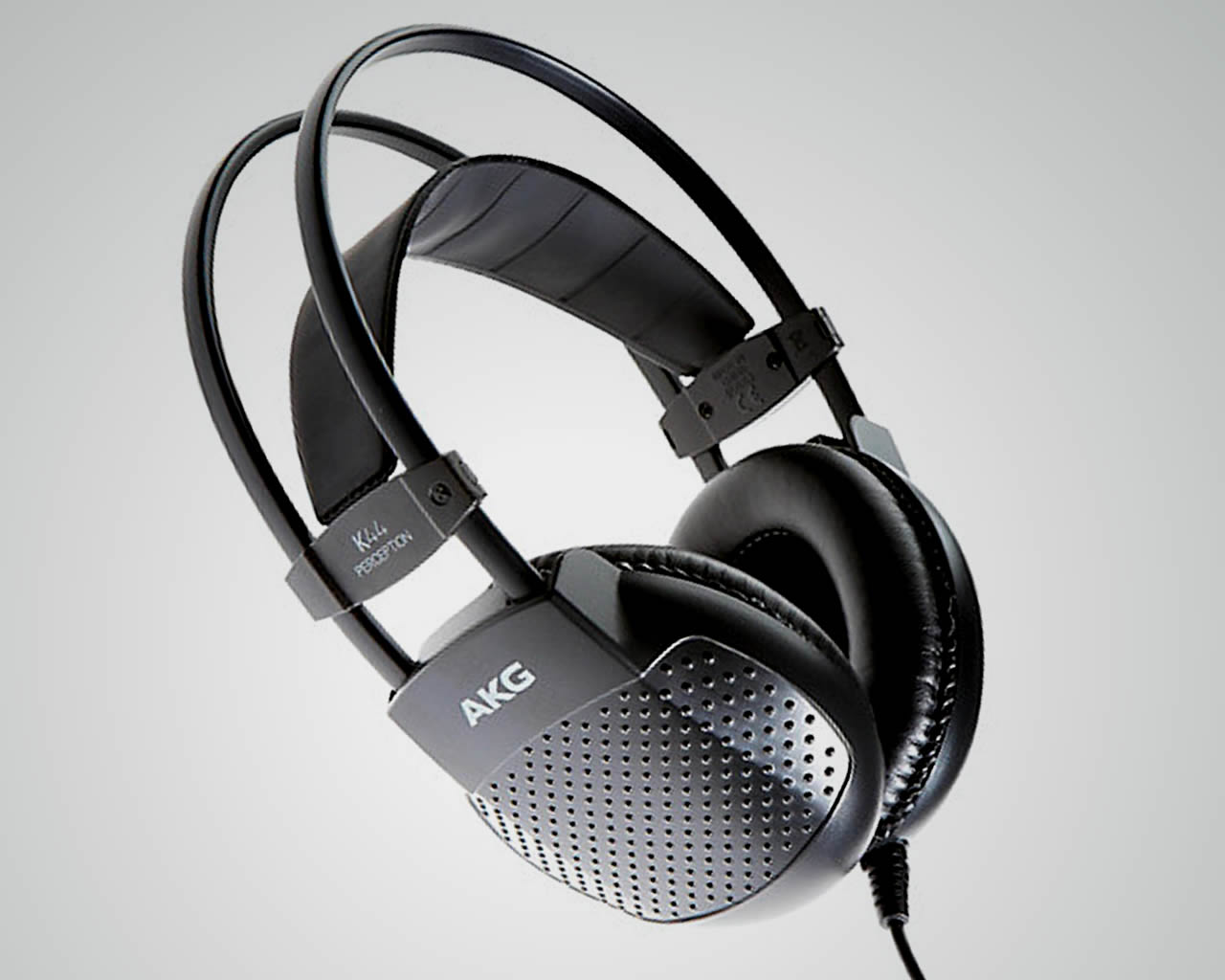 AKG